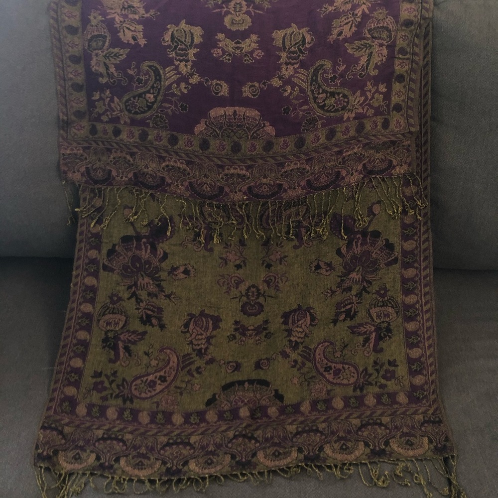 Shawl / scarf from India